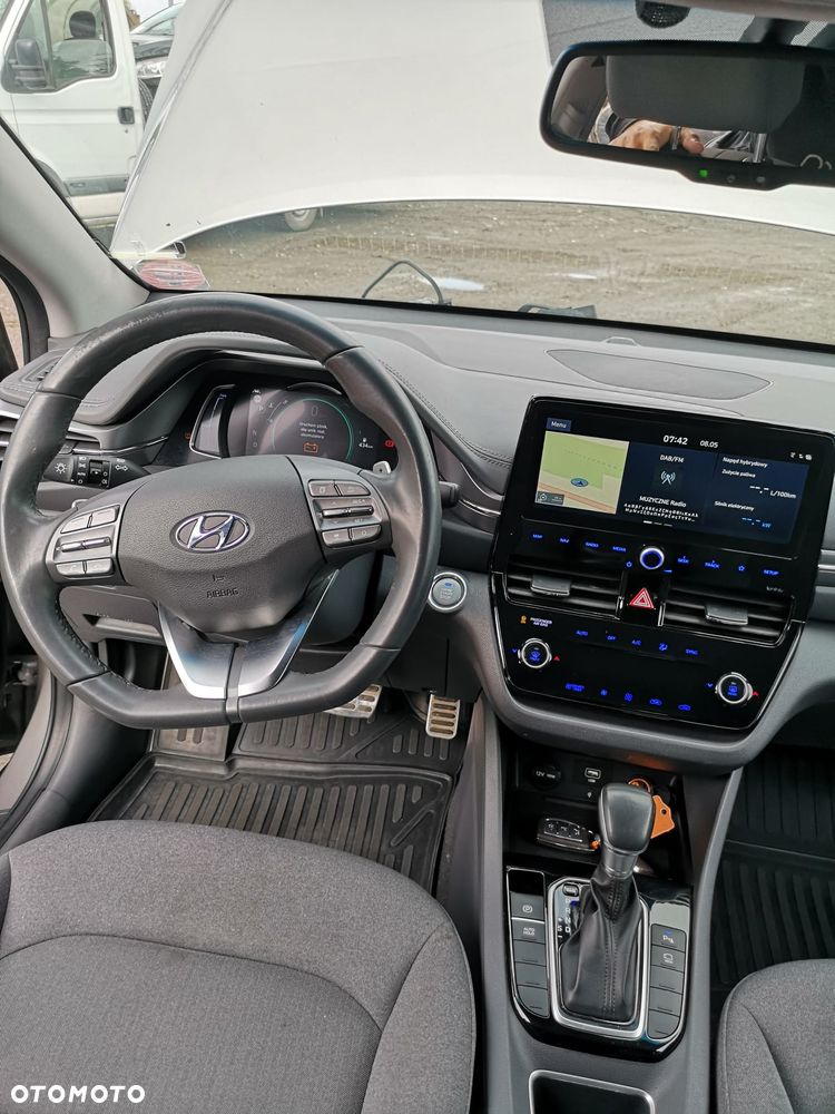 Hyundai IONIQ Hybrid Premium - 24