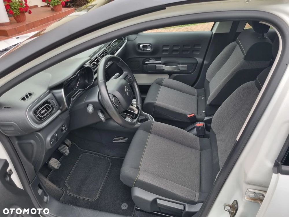 Citroën C3 1.2 PureTech Shine - 25