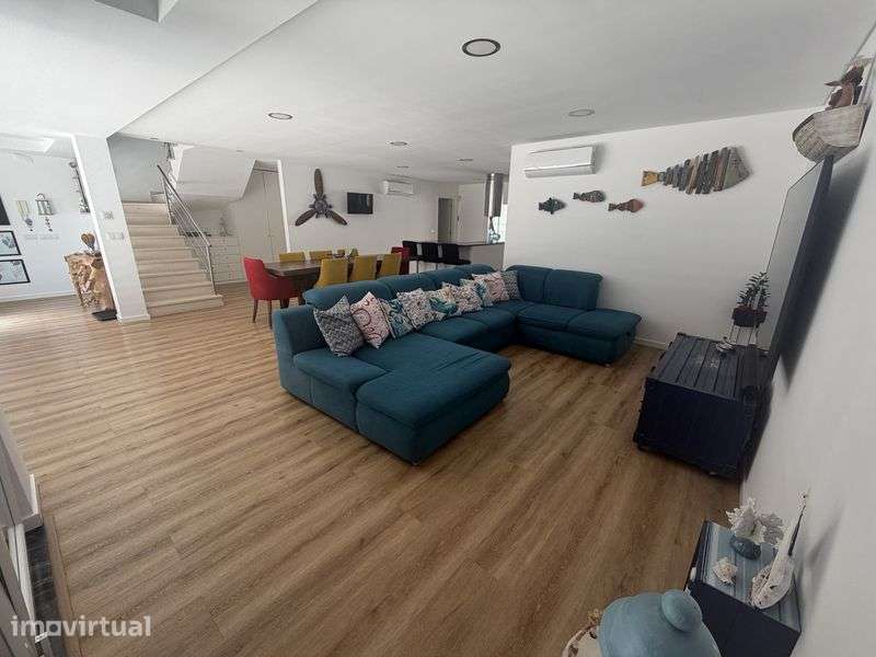 Moradia T3 contemporânea 2 Suítes e Zona Lounge | Brejoeira - Azeitão - Grande imagem: 3/12
