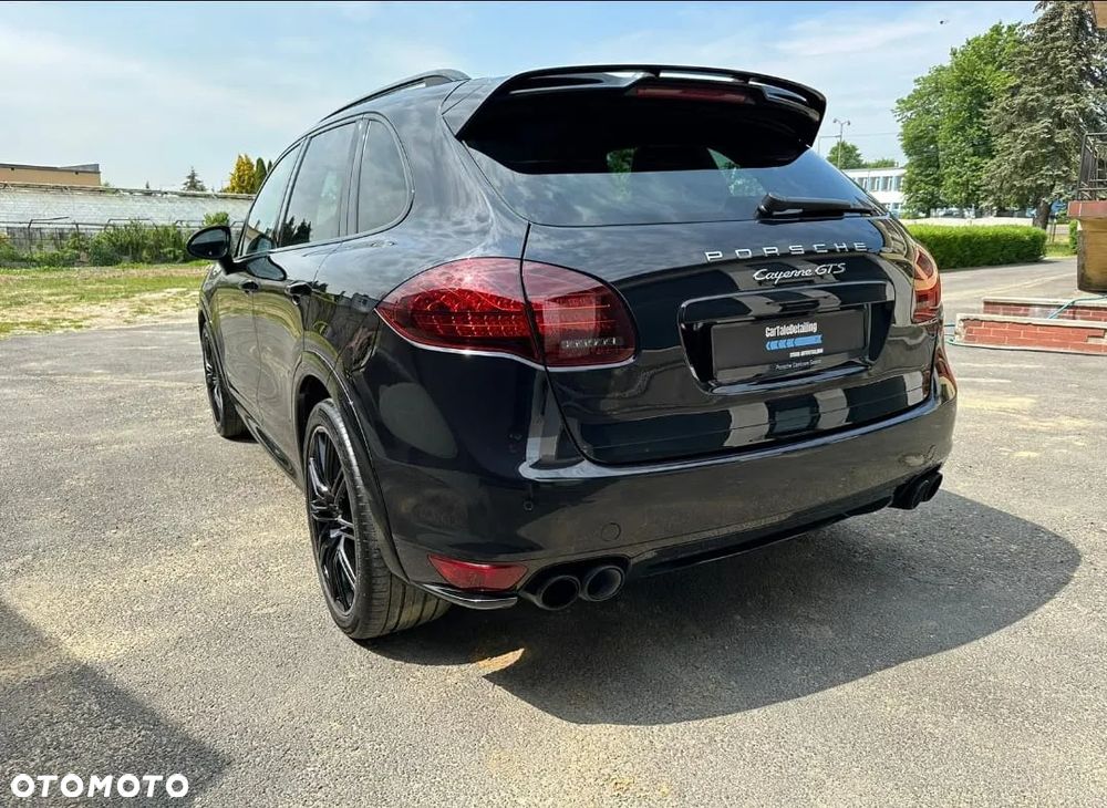 Porsche Cayenne GTS - 7