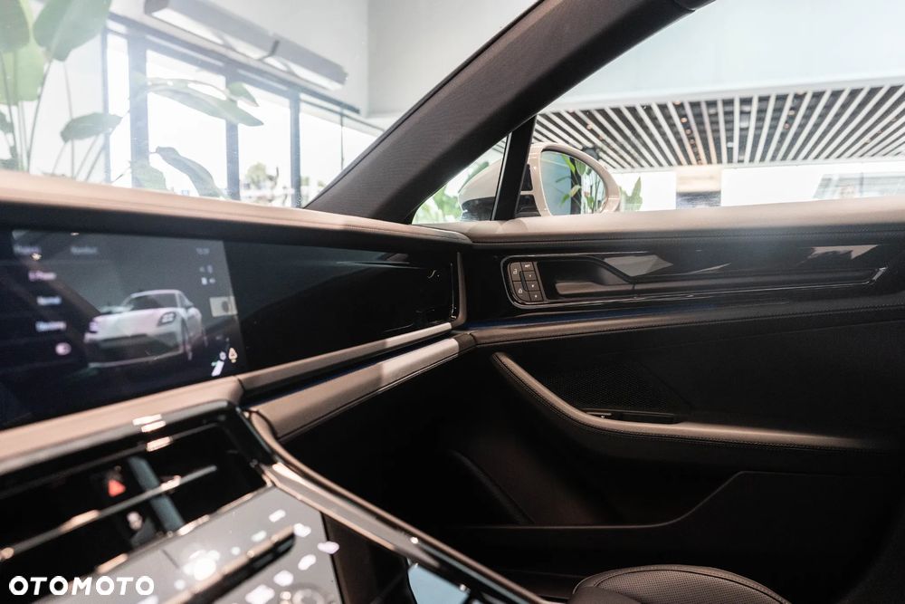 Porsche Panamera - 23