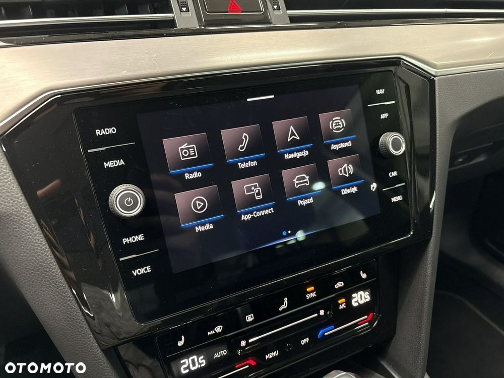 Volkswagen Passat - 12