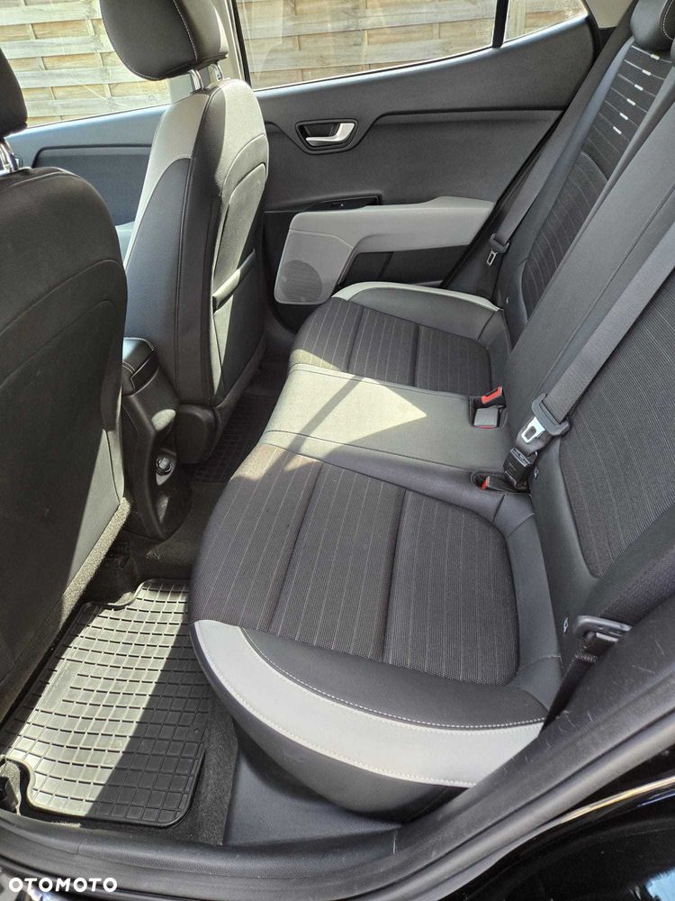 Kia Stonic - 8