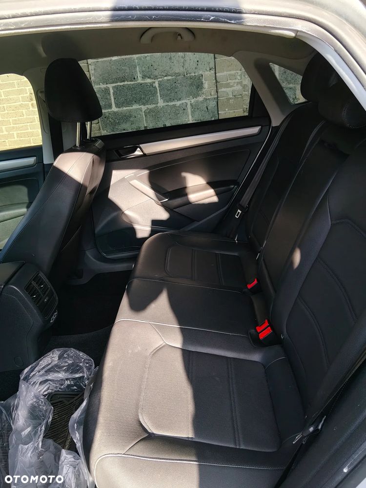 Volkswagen Passat - 6