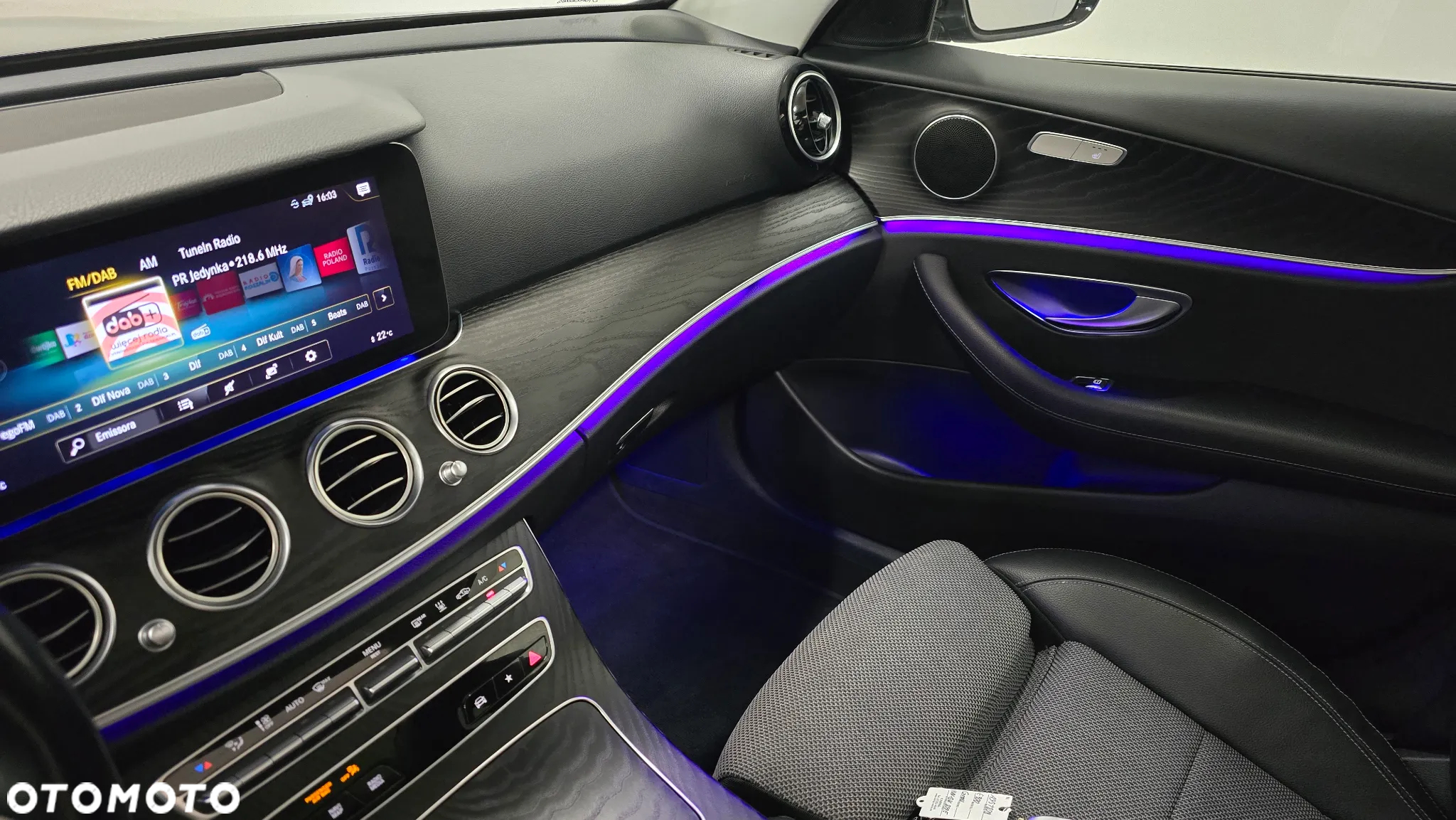Mercedes-Benz Klasa E 300 de 4Matic T 9G-TRONIC Exclusive - 22