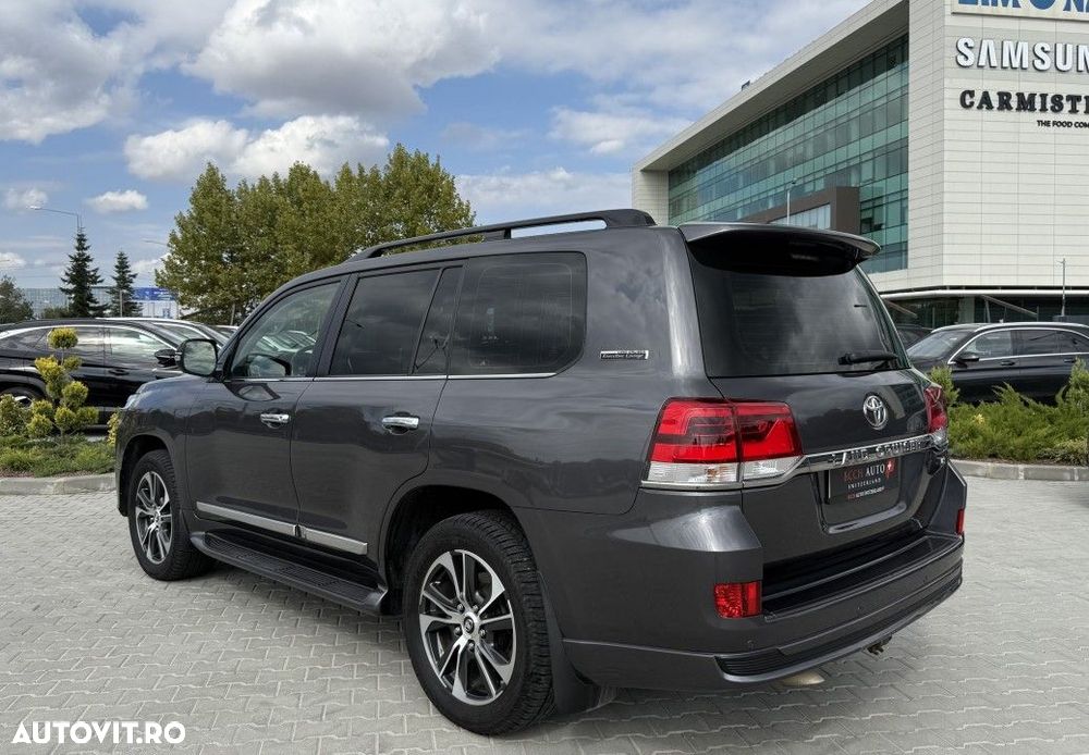 Toyota Land Cruiser - 6