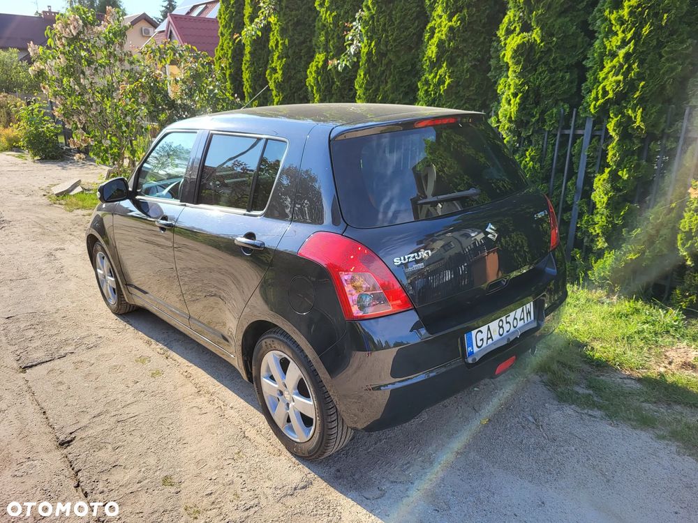 Suzuki Swift - 4