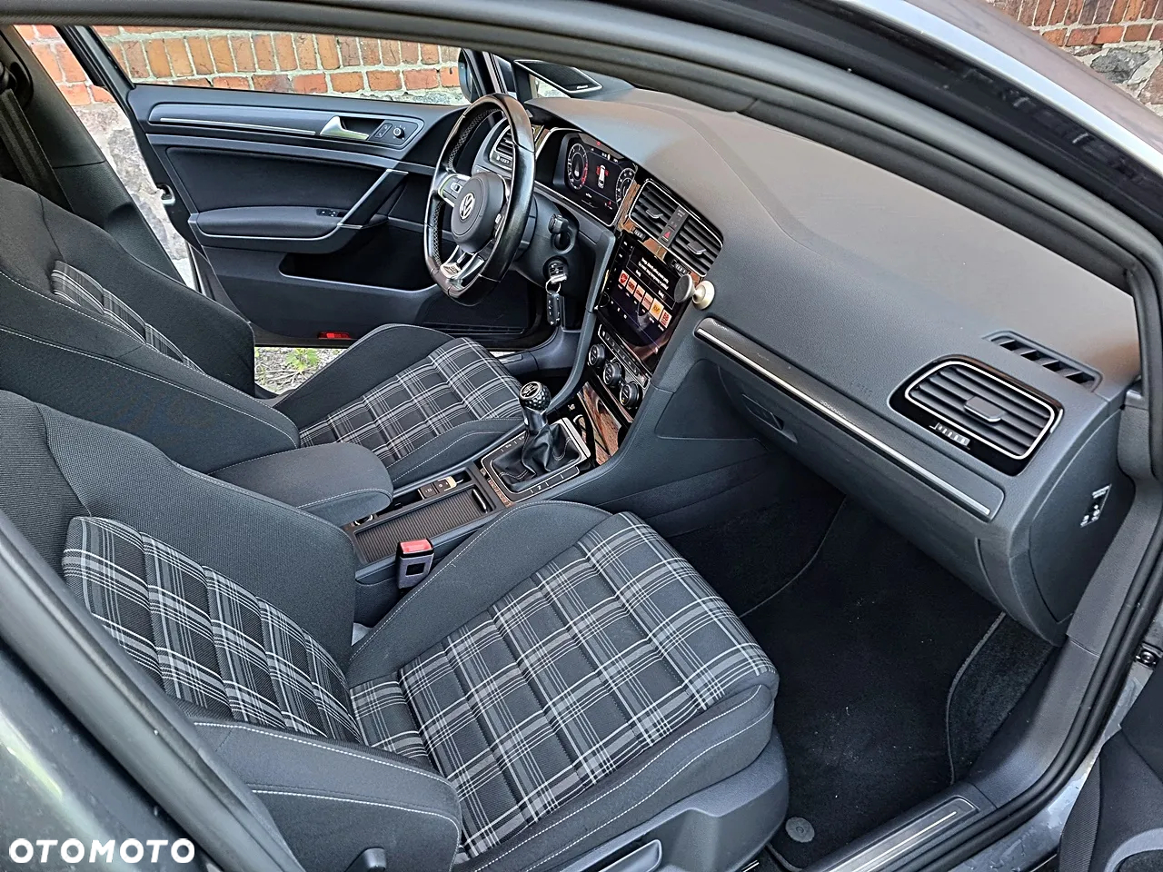 Volkswagen Golf - 15