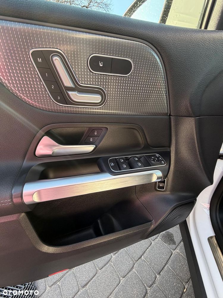 Mercedes-Benz EQB 250 66.5kWh AMG - 13