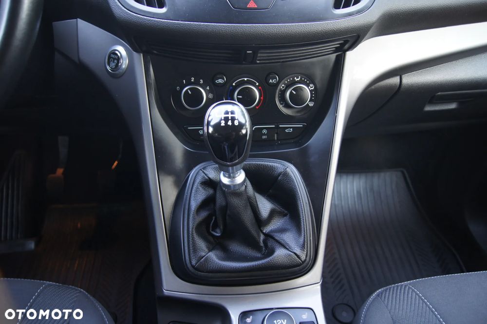Ford Kuga 1.5 EcoBoost 2x4 Trend - 15