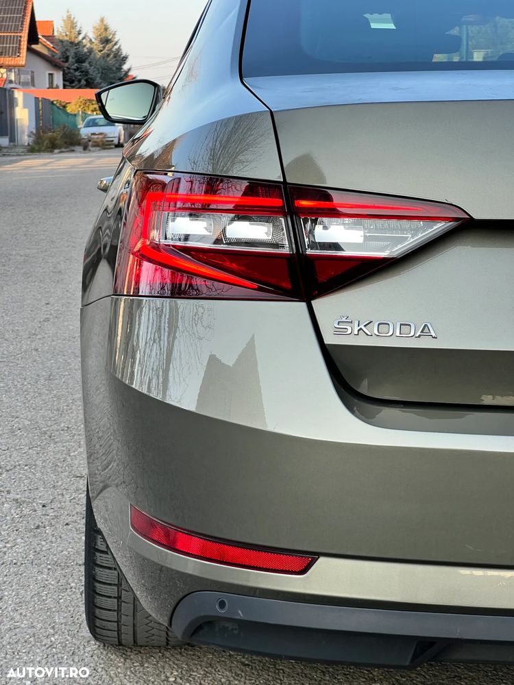 Skoda Superb 2.0 TDI DSG 4X4 Laurin & Klement - 11