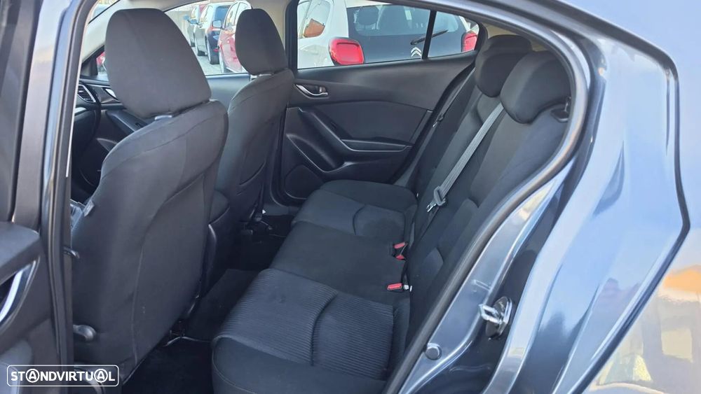 Mazda 3 Hatchback 1.5 Sky-D Excellence - 9