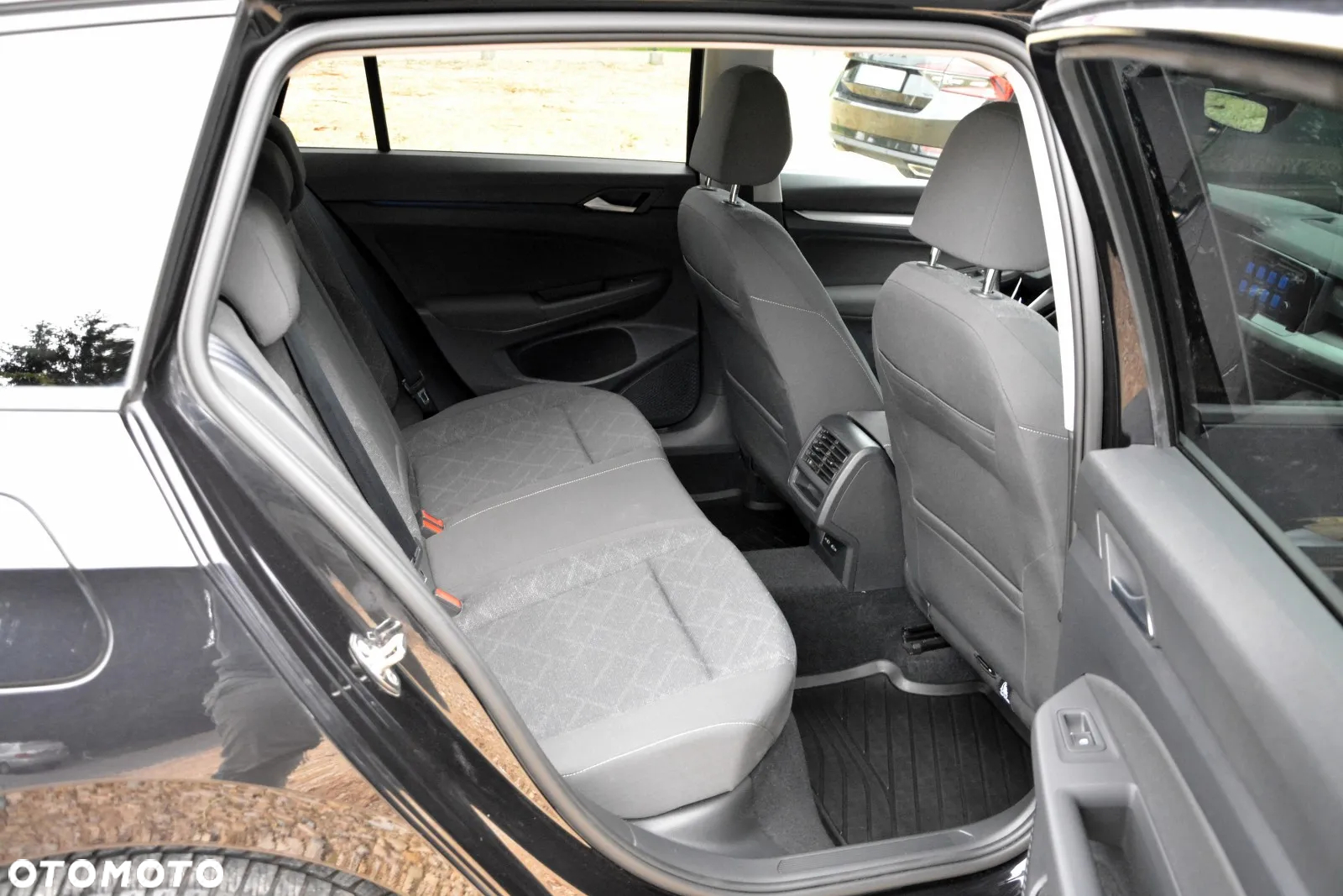Volkswagen Golf - 31