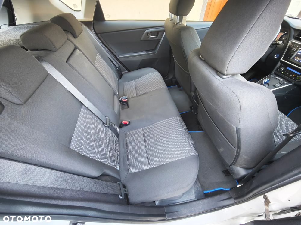 Toyota Auris 1.8 HSD Luna - 22