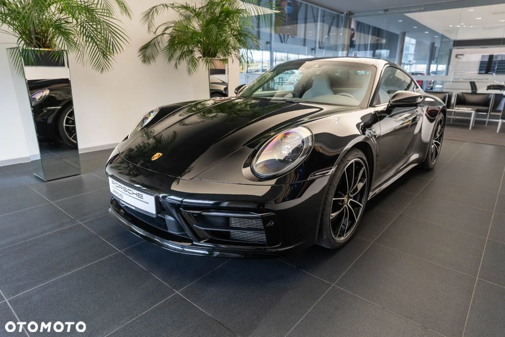 Porsche 911 Carrera 4S - 4