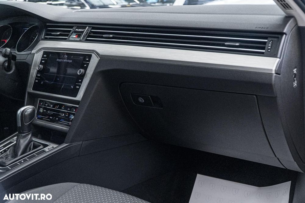 Volkswagen Passat 2.0 TDI DSG Comfortline - 34