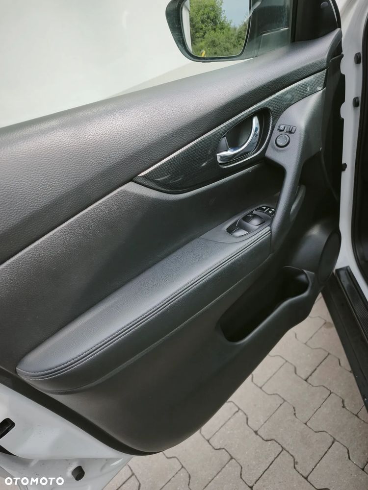 Nissan X-Trail 1.6 DCi N-Connecta 2WD EU6 - 24