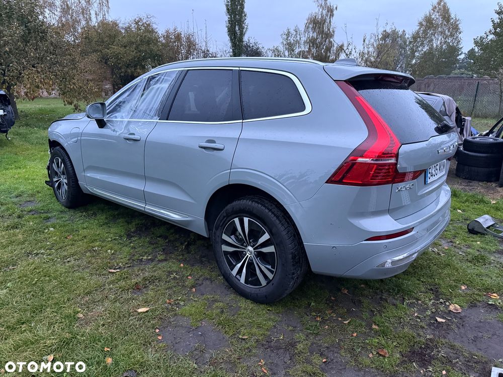 Volvo XC 60 T6 Plug-In Hybrid AWD Core - 4