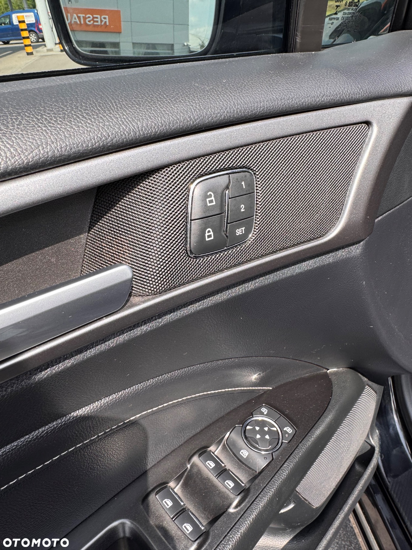 Ford Fusion - 16
