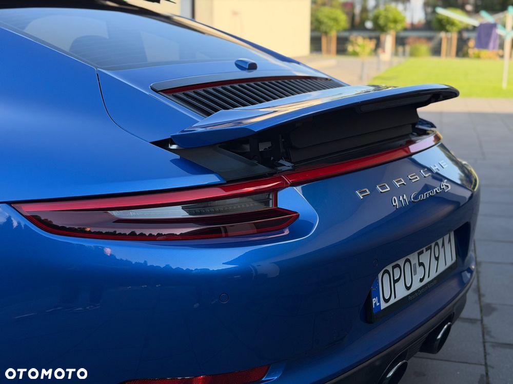 Porsche 911 Carrera 4S PDK - 21