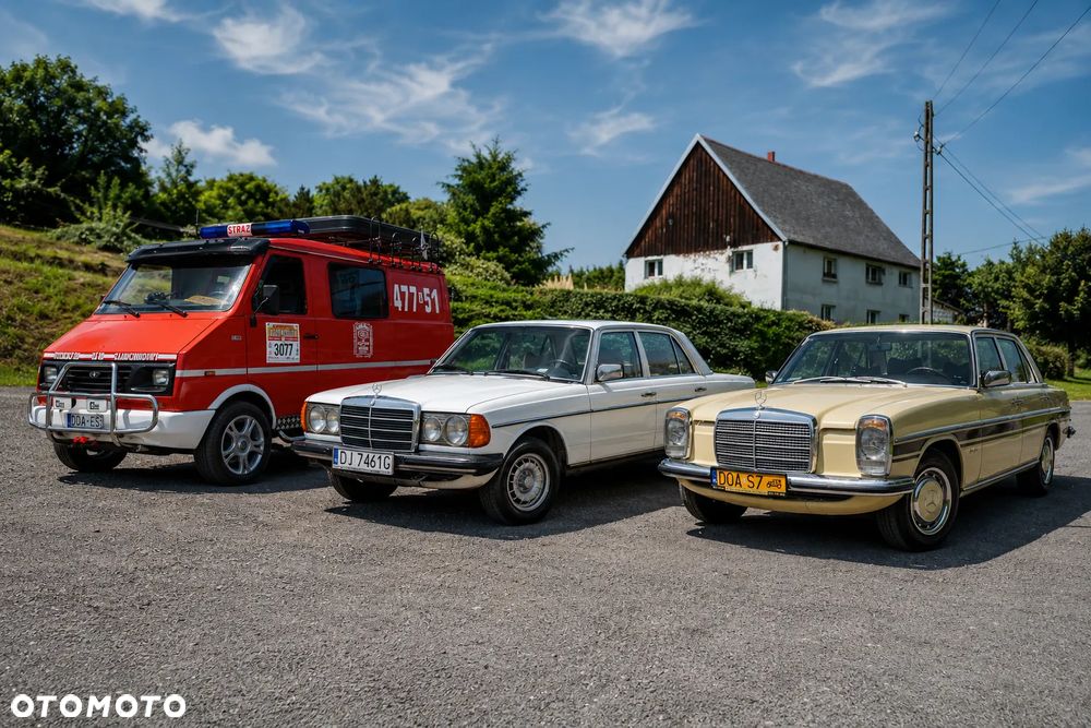 Mercedes-Benz W123 - 1