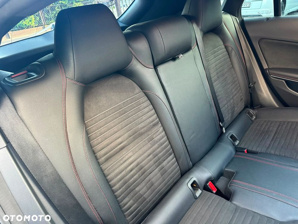Mercedes-Benz CLA 200 d 7G-DCT AMG Line - 13