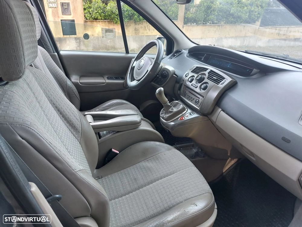 Renault Scénic 1.5 dCi Confort Privilége - 13