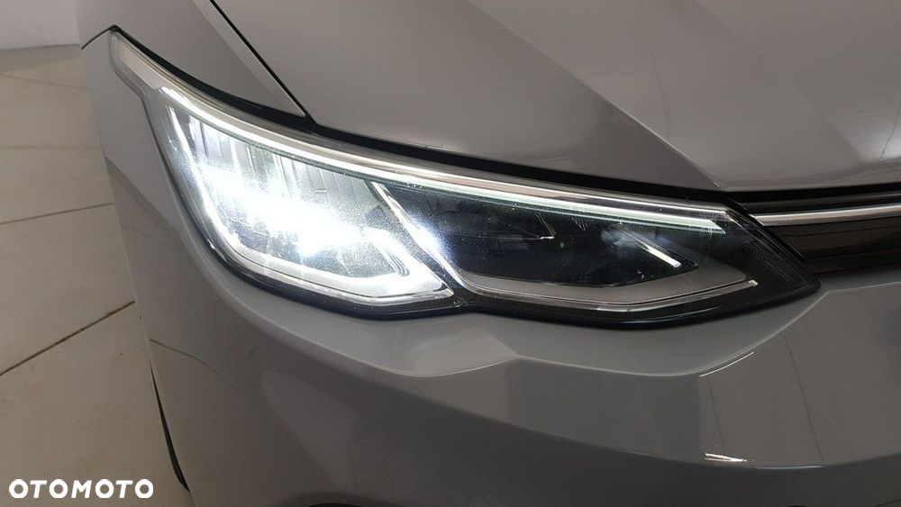 Volkswagen Golf - 11