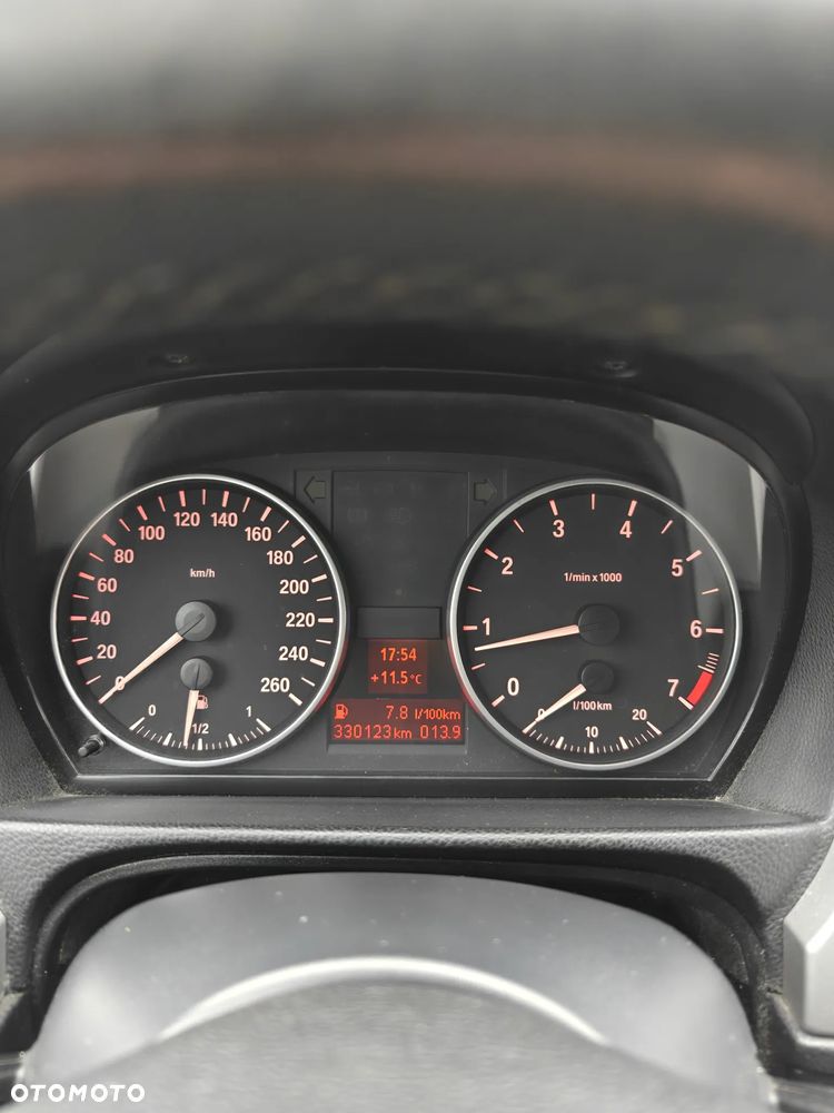 BMW Seria 3 320i - 6