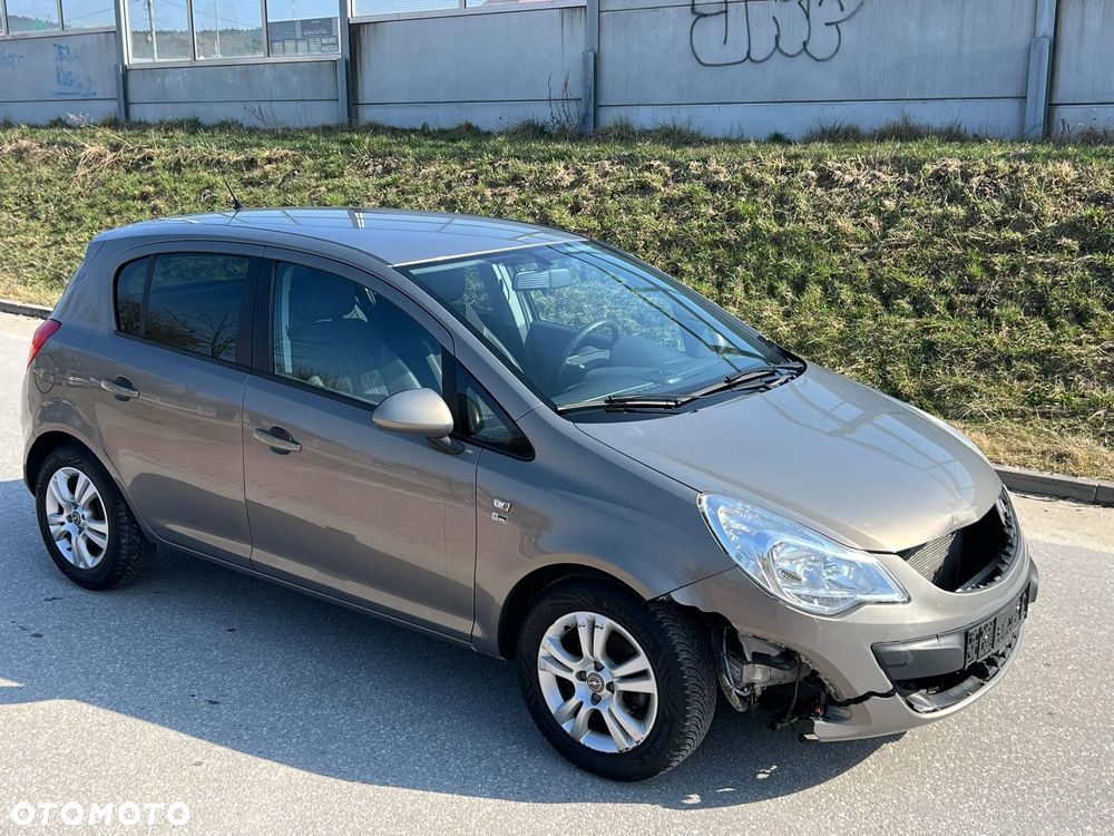 Opel Corsa 1.4 16V 150 Jahre - 3
