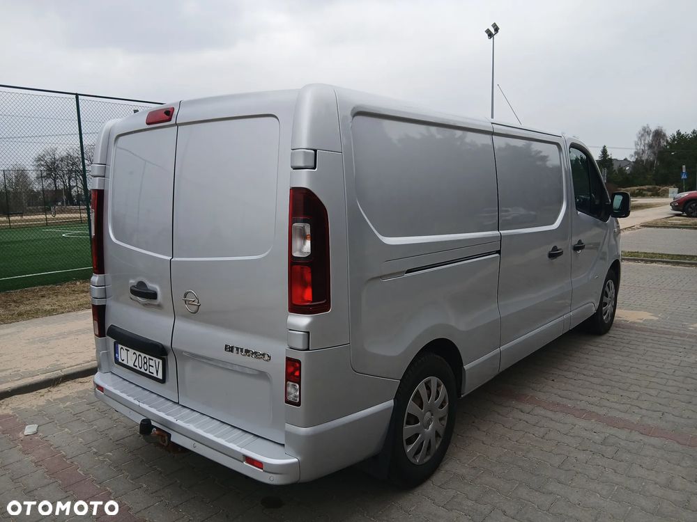 Opel Vivaro - 9