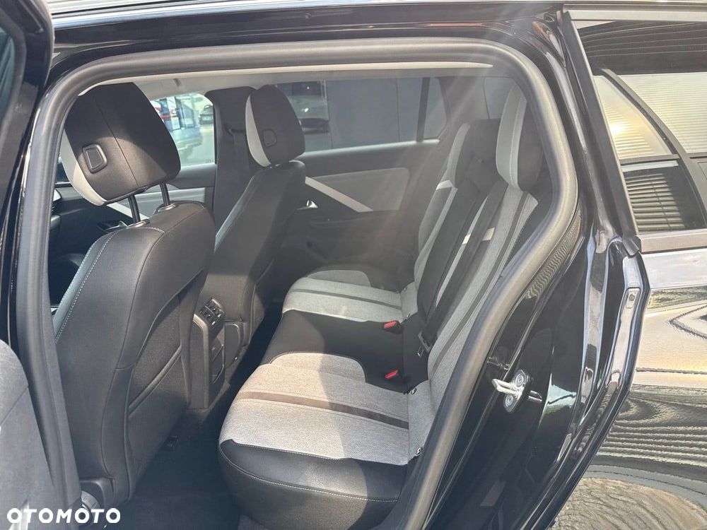 Opel Astra 1.2 T Elegance S&S - 11