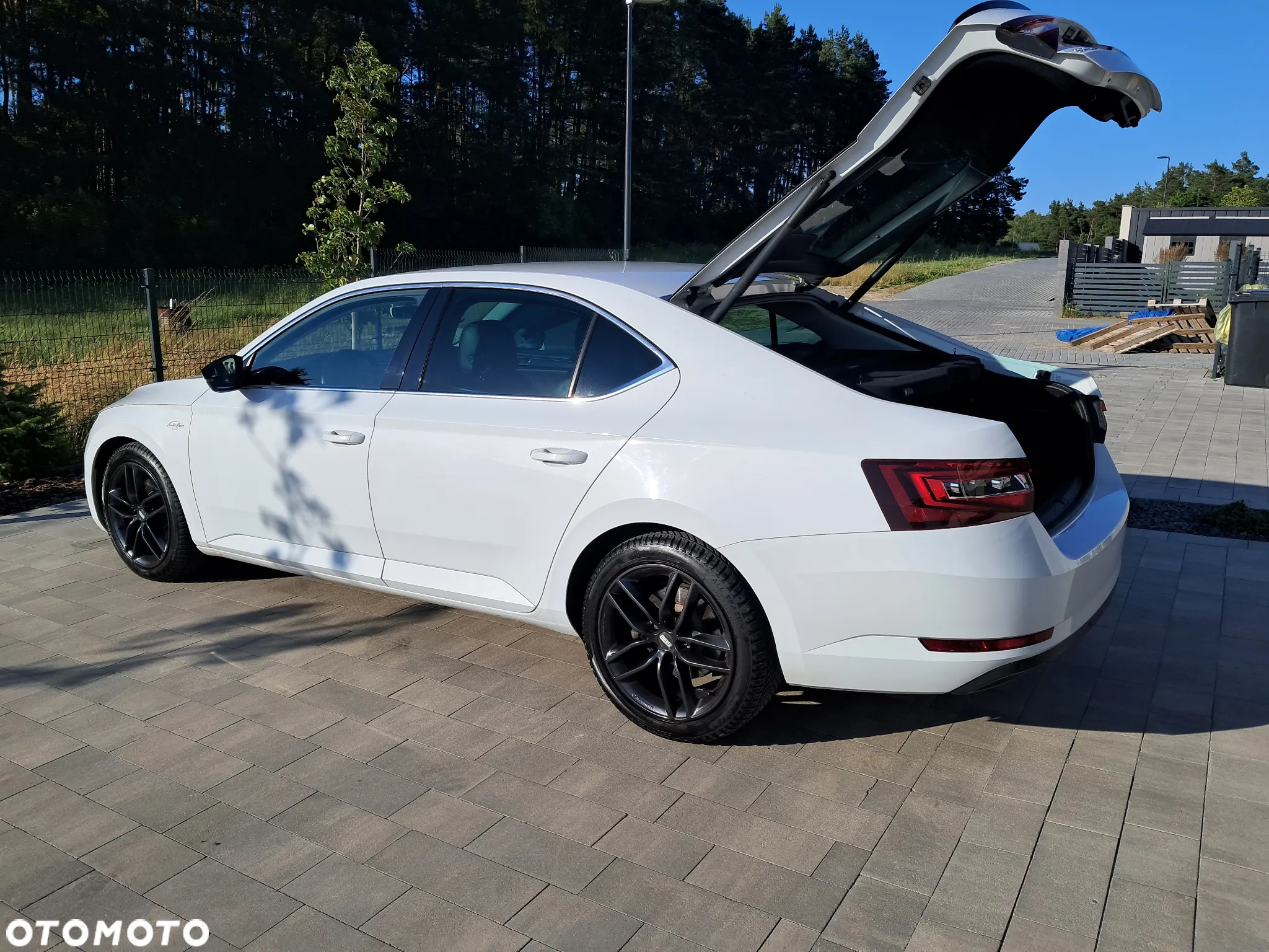 Skoda Superb 2.0 TDI L&K DSG - 23