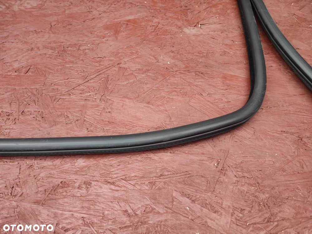 BMW F11 / F11N ORYGINALNE USZCZELKI DRZWI TYŁ LEWA / PRAWA W BDB STANIE O NR. 51 76 7 199 770 OEM - 3