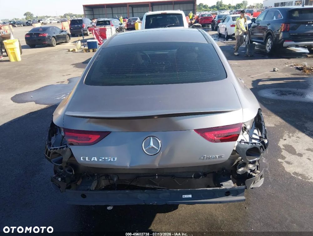 Mercedes-Benz CLA 250 4Matic 7G-DCT AMG Line - 6