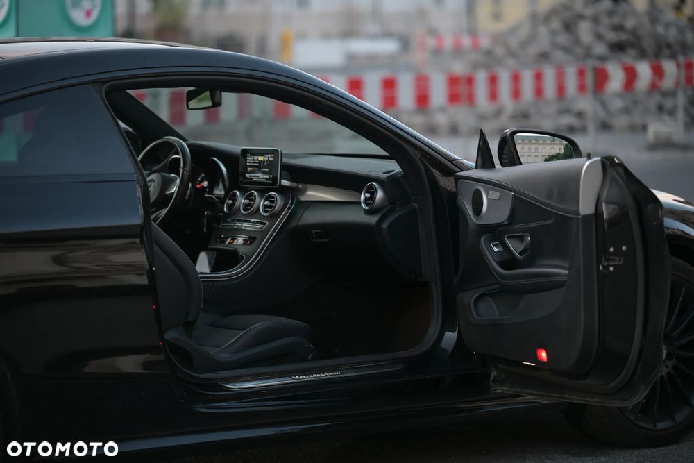 Mercedes-Benz Klasa C 200 4-Matic 9G-Tronic - 12