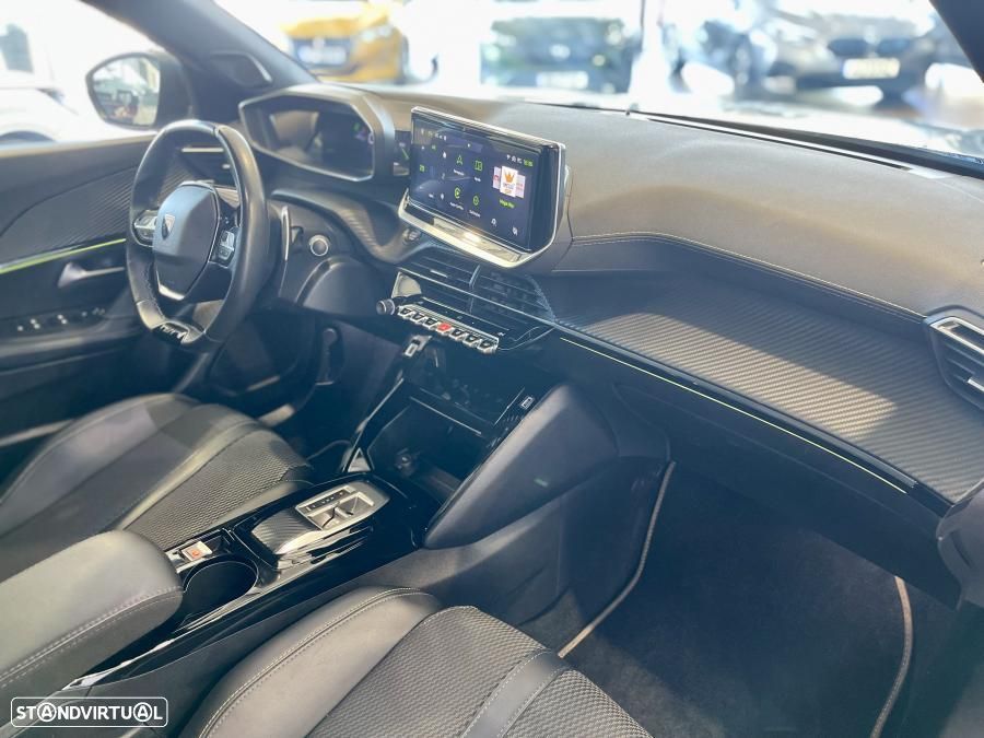 Peugeot 2008 1.2 PureTech GT Pack EAT8 - 32