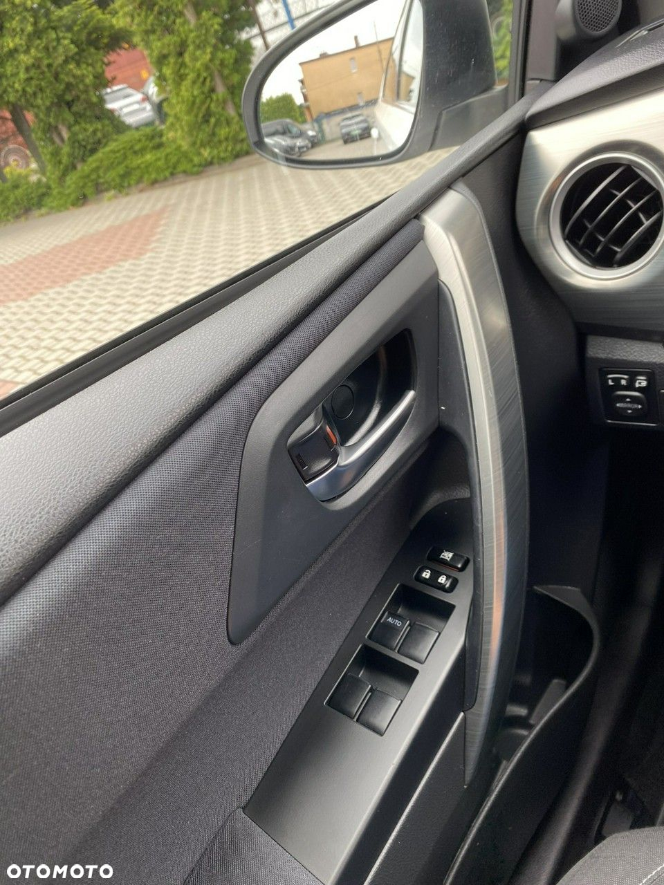 Toyota Auris - 22