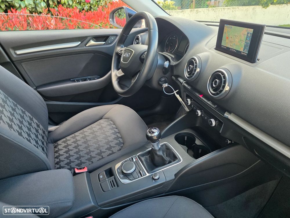 Audi A3 Sportback 1.6 TDI Advance Ultra - 21