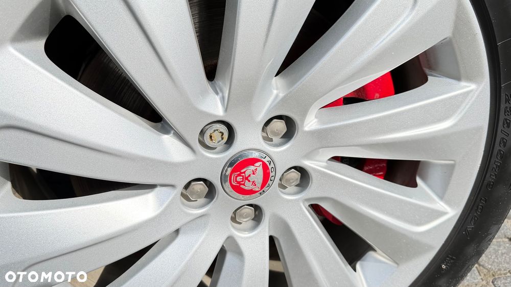 Jaguar E-Pace P250 AWD R-Dynamic - 36