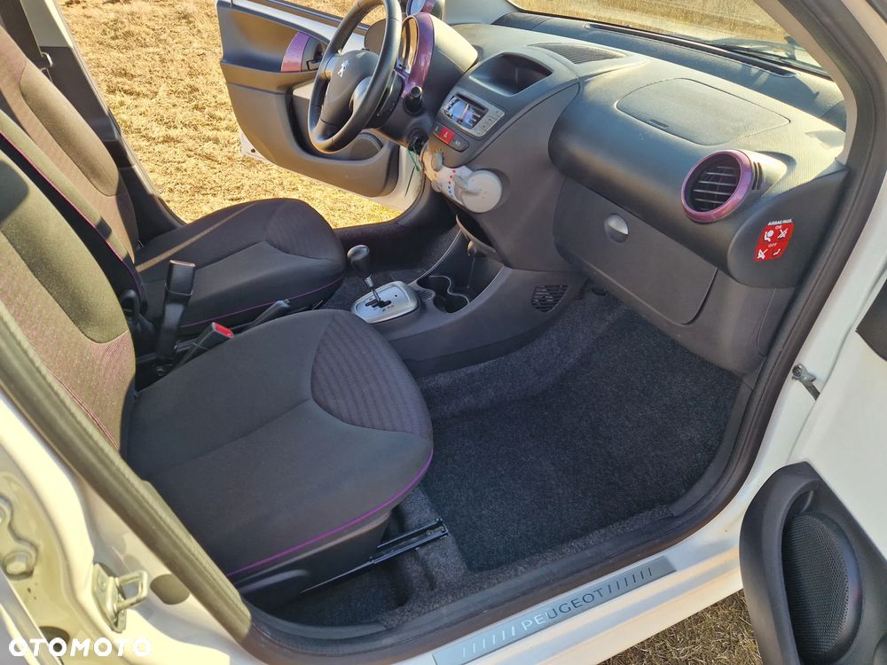 Peugeot 107 1.0 Trendy 2-Tronic - 24