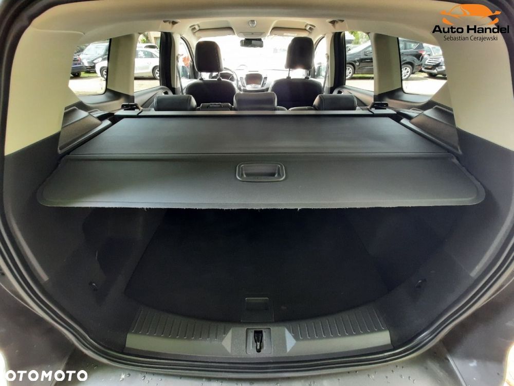 Ford Kuga 1.5 EcoBoost 2x4 Titanium - 16