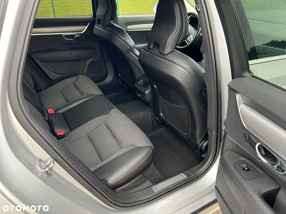 Volvo V90 D4 Momentum Pro - 13