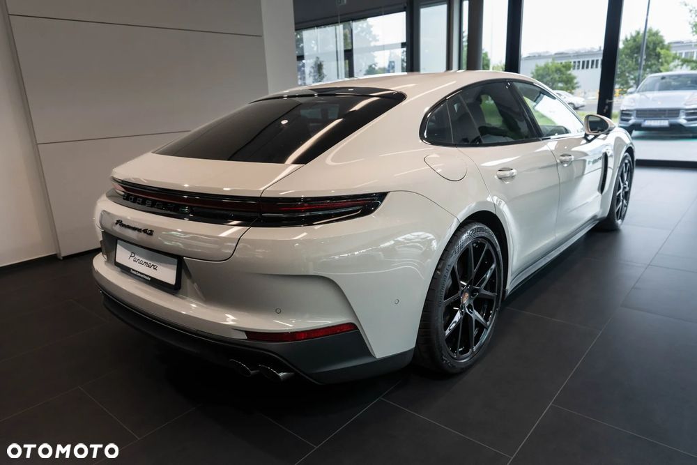 Porsche Panamera - 4