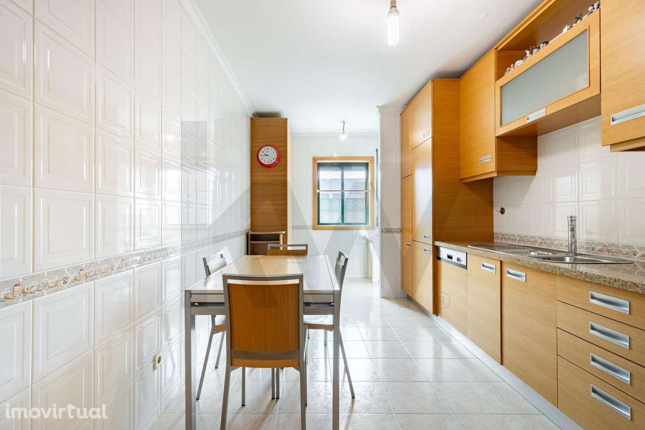 Apartamento T4 com excelente exposição solar em São João da Madeira - Grande imagem: 4/25