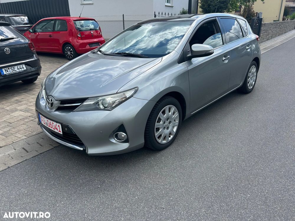 Toyota Auris 1.4 D-4D Luna - 1