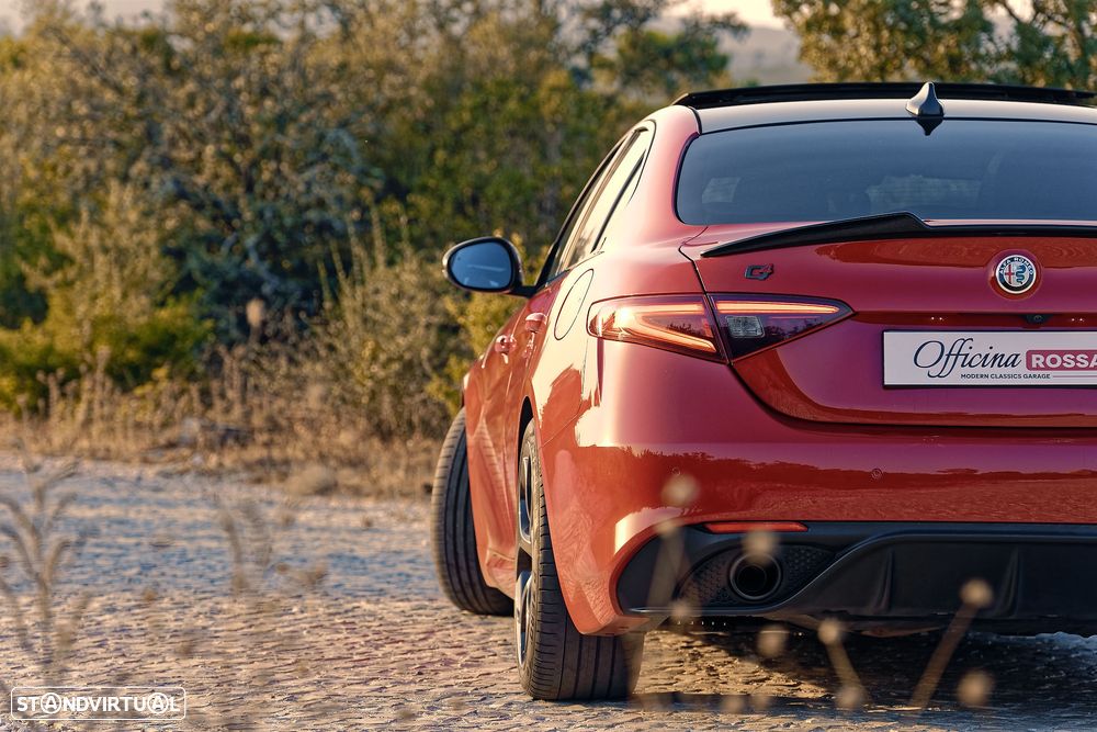 Alfa Romeo Giulia 2.0 T Estrema Q4 AT8 - 19