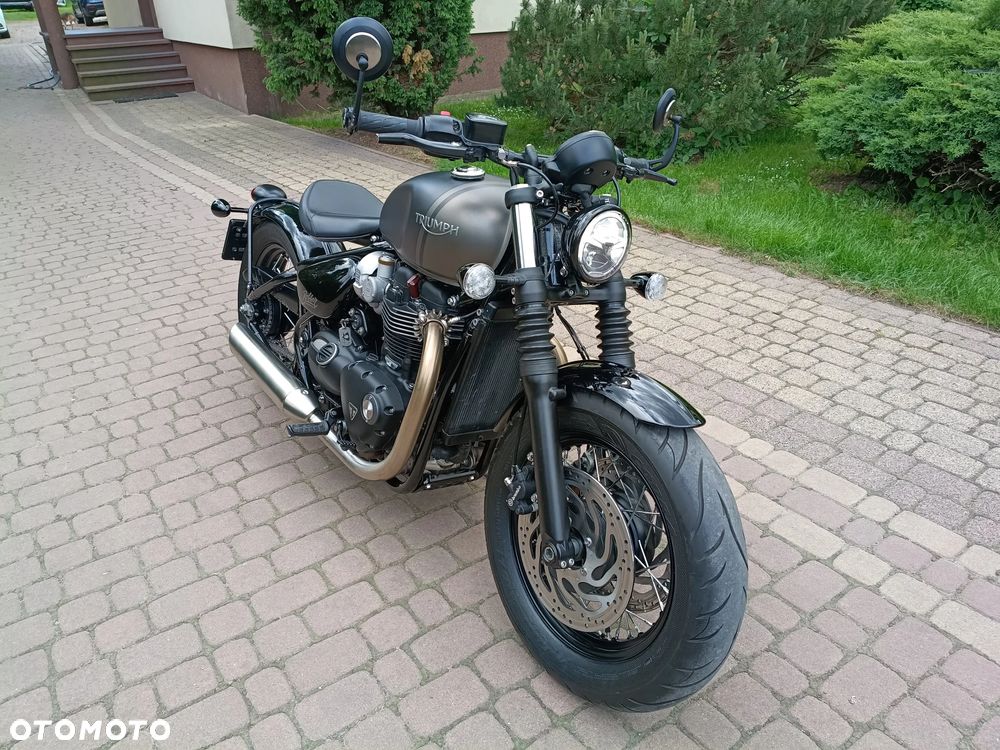 Triumph Bonneville Bobber - 2