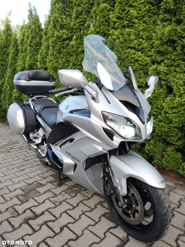 Yamaha FJR - 2