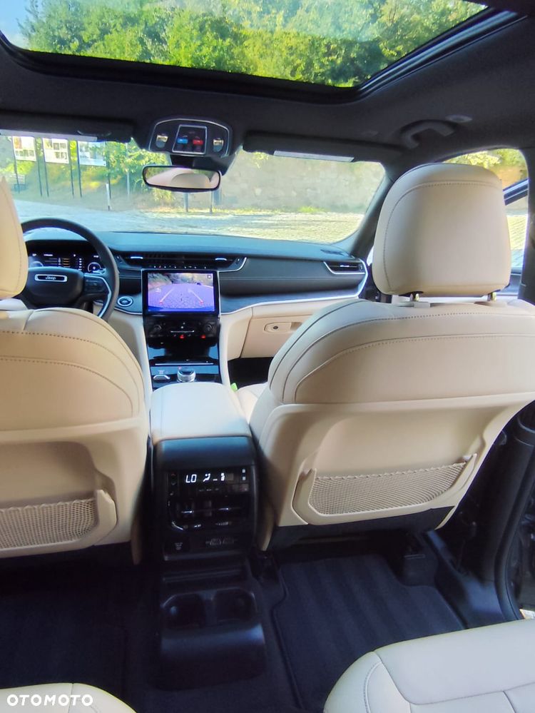 Jeep Grand Cherokee - 20